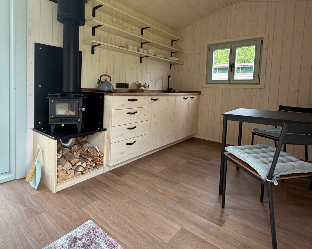 Sedlovka Čira – hravý úkryt pro malé i velké dobrodruhy